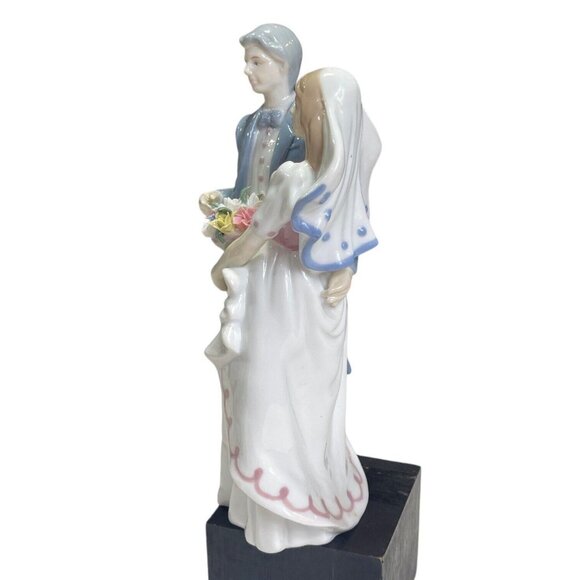 Vintage MALLORCA "I Do I Do" Wedding Couple. Bride Groom Ceramic Figurine 9 in H - Picture 5 of 13